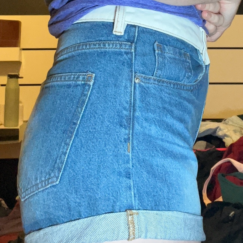 PacSun shorts white stripe - Picture 3 of 5